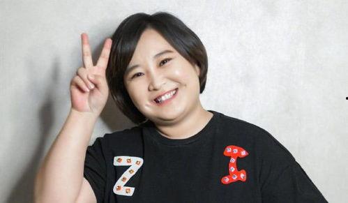 爆料贾玲最新照片大全,笑星风采依旧，魅力不减当年